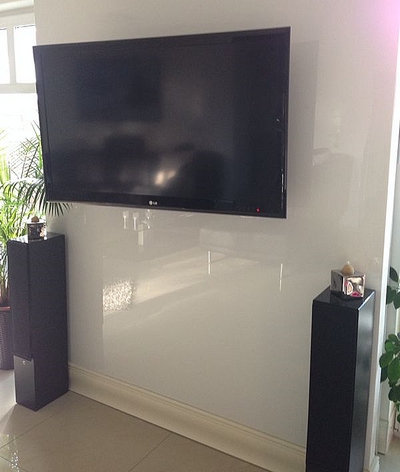 TV-Wand, Multimedia-Panel